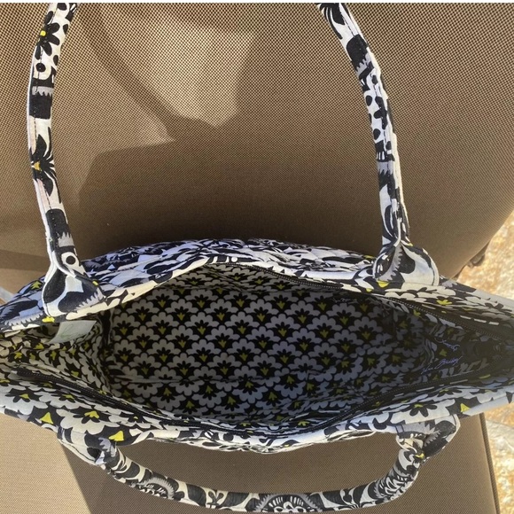 Vera Bradley Pleated Shoulder Bag Fanfare Signature Black White Yellow - Picture 8 of 14